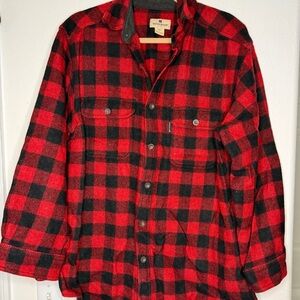 Men’s Woolrich Red and Black Plaid Button-Up Wool Shirt